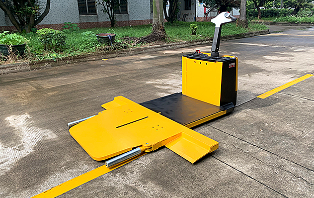 Electric car mover allows easy towing of cars by a single person